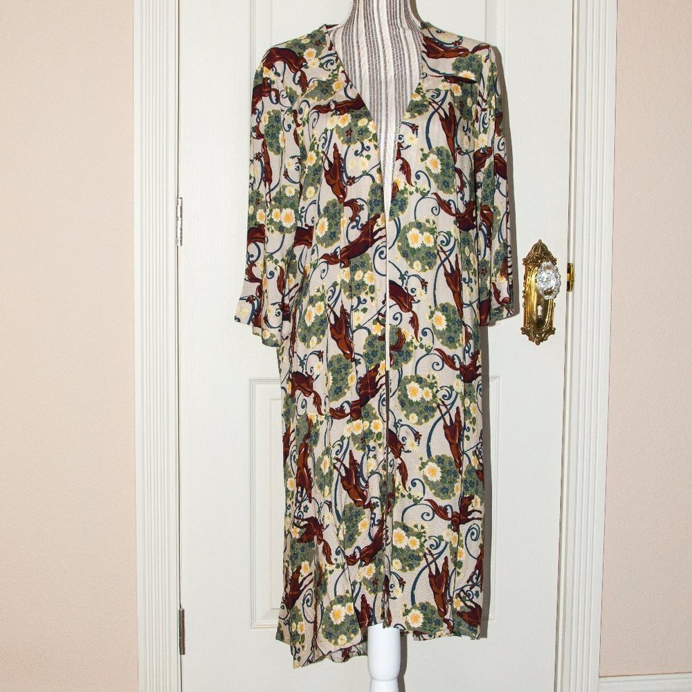 Kerrits EQL Horse Print Duster M/L Horses,  Flowers, Scroll print 100% Viscose - Picture 3 of 7